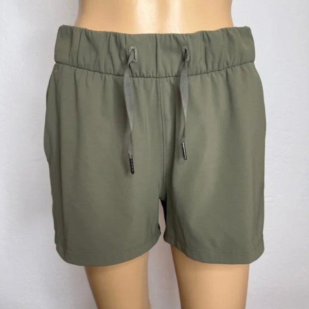 Lululemon On the Fly Short - Camo Green - Size 6 - Picture 4 of 6